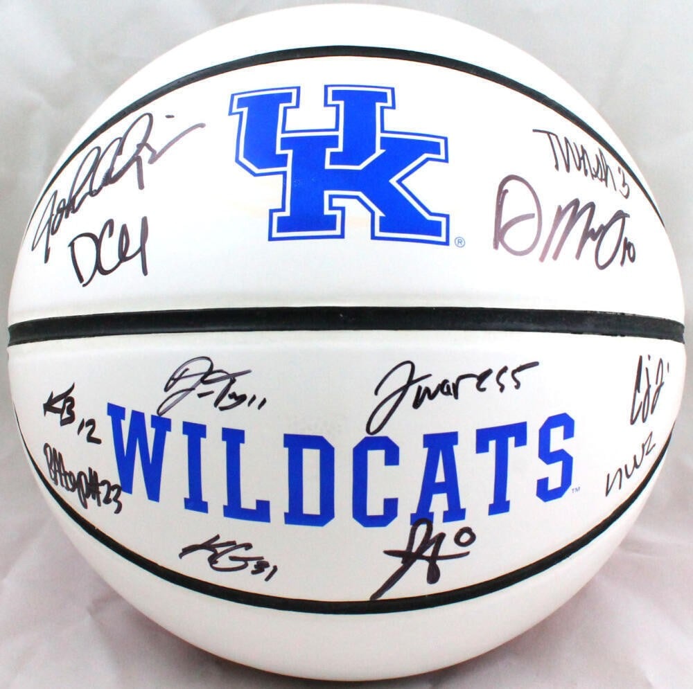 Signed Kentucky Wildcats Rawlings White Basketball Beckett W Holo: Signed Kentucky Wildcats Rawlings White Basketball Beckett W Holo This is a Rawlings white basketball signed by members of the 2021-2022 Kentucky Men's Basketball team. The autographs have been authen