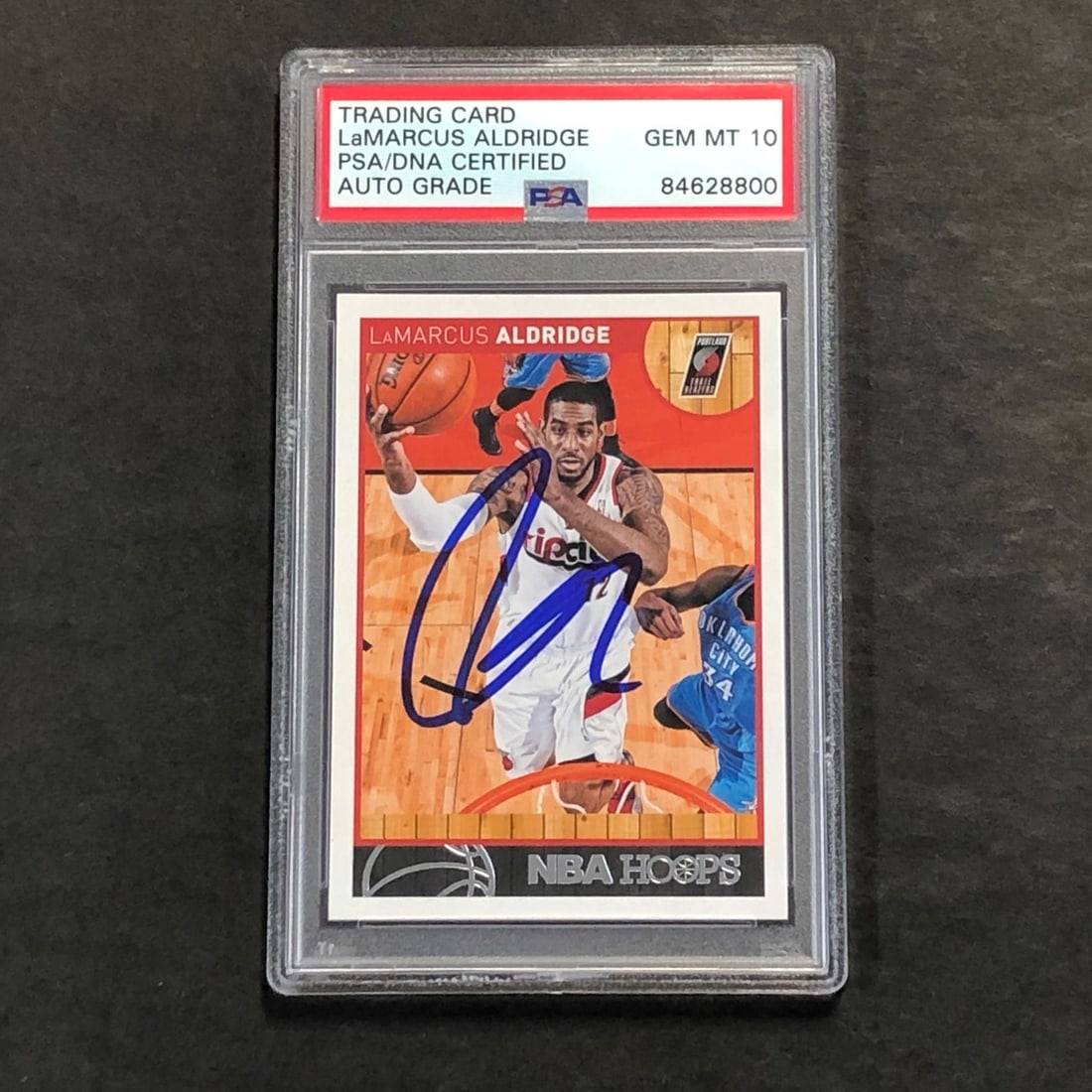 2013-14 NBA Hoops LaMarcus Aldridge Signed Card PSA 10 AUTO (1 of 2)