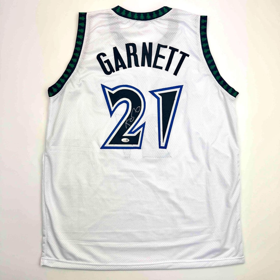 Kevin Garnett signed custom Minnesota Timberwolves jersey Beckett COA XL (1 of 4)
