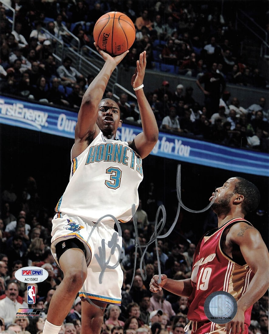 Autographed Chris Paul 8x10 Photograph PSA/DNA Authenticated New Orleans Hornets: Autographed Chris Paul 8x10 Photograph PSA/DNA Authenticated New Orleans Hornets This is a professionally printed 8x10 photograph featuring Chris Paul, who played for the New Orleans Hornets. The phot