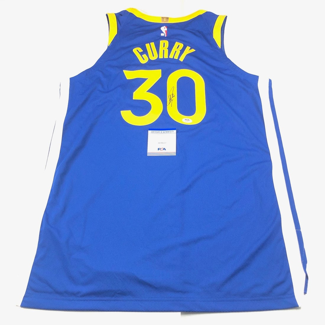 Stephen Curry Autographed Jersey PSA/DNA Golden State Warriors: Stephen Curry Autographed Jersey PSA/DNA Golden State Warriors This authentic Stephen Curry jersey, signed by the NBA superstar himself, is a must-have for any Golden State Warriors fan. The jersey ha