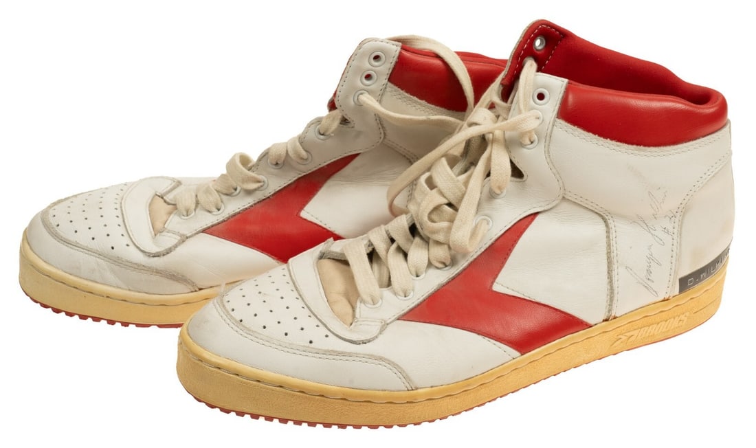 Dominique Wilkins 1985 Signed Game-Worn Brooks Sneakers JSA MEARS LOA: Dominique Wilkins 1985 Signed Game-Worn Brooks Sneakers JSA MEARS LOA Offered is a remarkable pair of game-worn sneakers belonging to Hall of Famer Dominique Wilkins, signed by the player himself. The