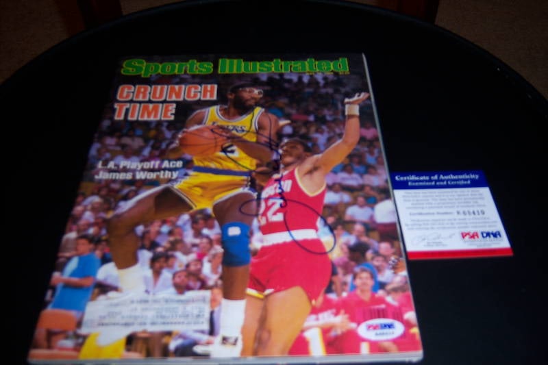 Sports Illustrated Magazine Signed by James Worthy PSA DNA Los Angeles Lakers HOF 2003: Sports Illustrated Magazine Signed by James Worthy PSA DNA Los Angeles Lakers HOF 2003 This is an original Sports Illustrated magazine featuring James Worthy of the Los Angeles Lakers. The magazine ha