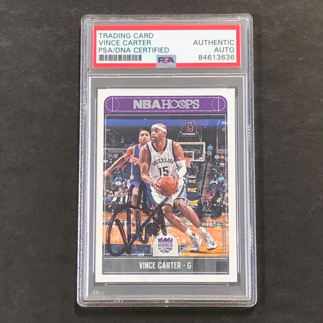 2017-18 NBA Hoops #52 Vince Carter Signed Card PSA/DNA Authenticated (1 of 2)