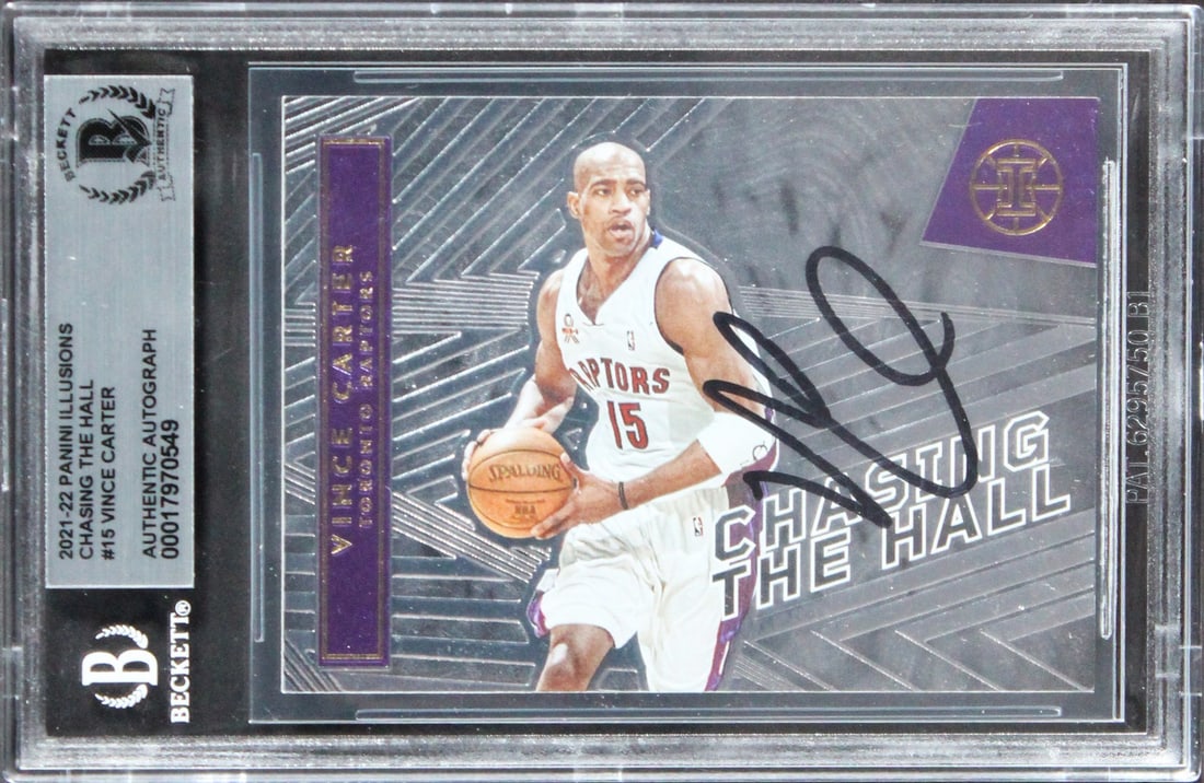 Vince Carter Signed 2021 Panini Illusions CTH #15 Card Beckett Authenticated (1 of 2)