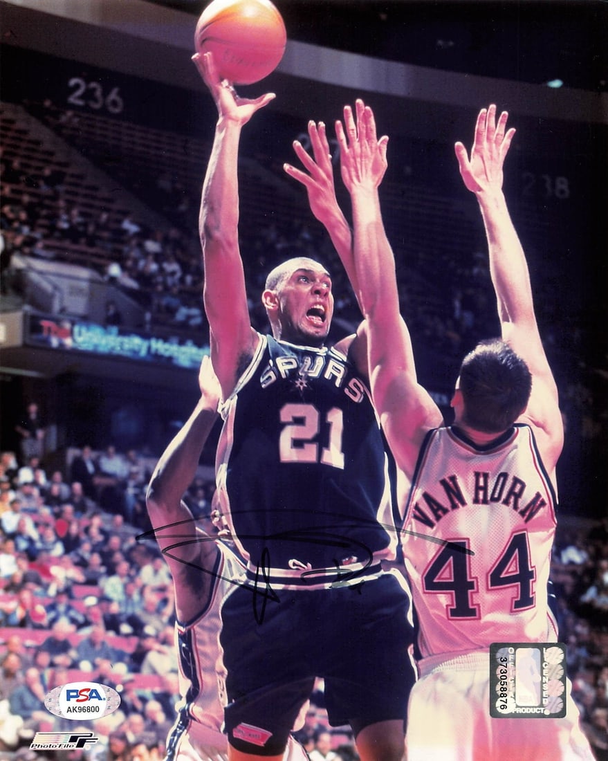 Tim Duncan Autographed 8x10 Photo PSA/DNA San Antonio Spurs: Tim Duncan Autographed 8x10 Photo PSA/DNA San Antonio Spurs This professionally printed 8x10 photograph features the signature of Tim Duncan, the legendary player from the San Antonio Spurs. The autog