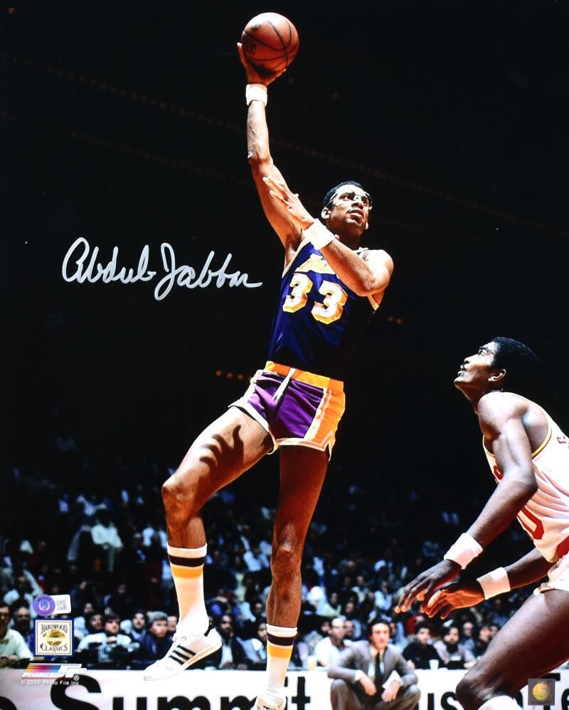 Kareem Abdul-Jabbar Signed 16x20 Lakers Skyhook Photo Beckett Authenticated (1 of 12)