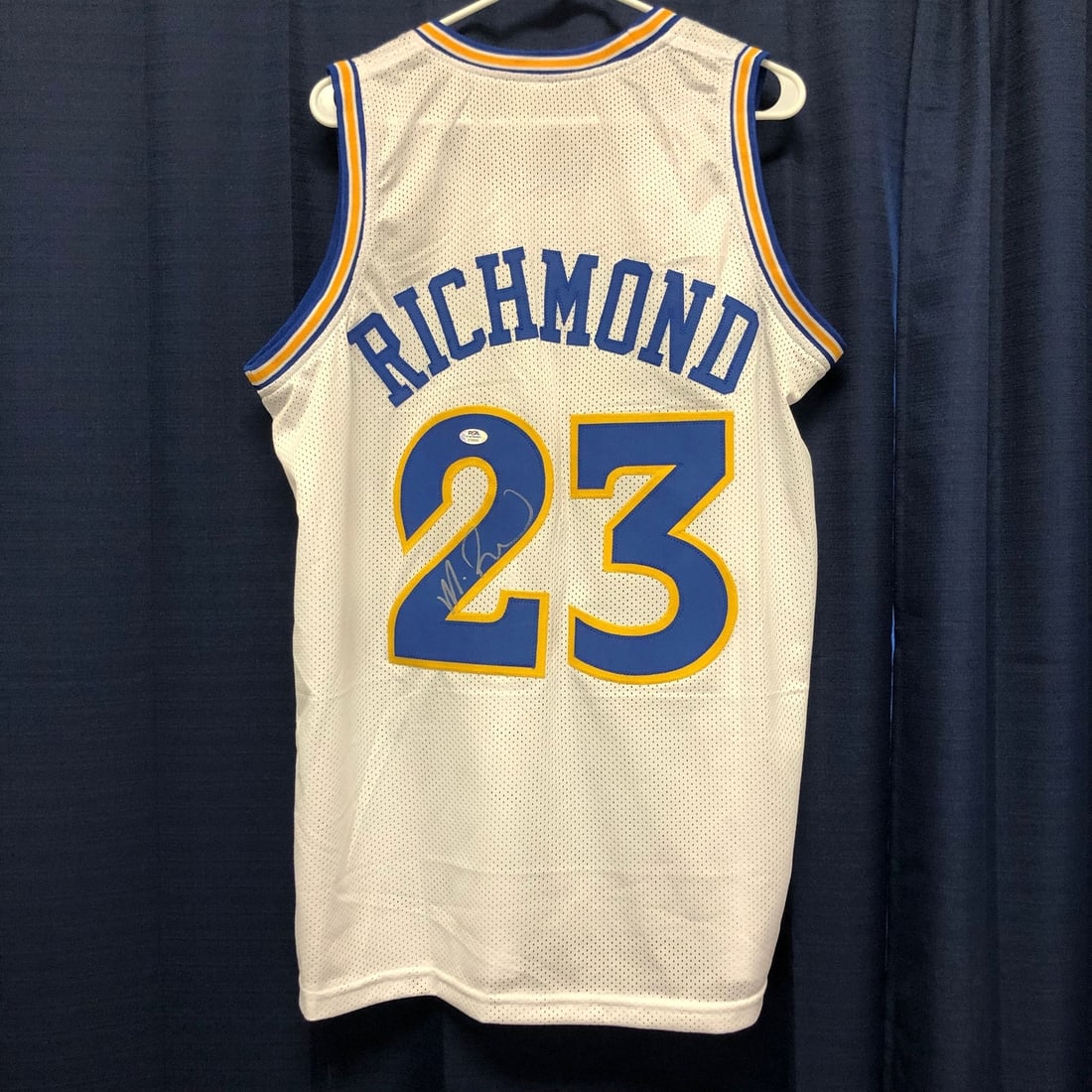 Mitch Richmond PSA DNA autographed Golden State Warriors basketball jersey: Mitch Richmond PSA DNA autographed Golden State Warriors basketball jersey This is an original Golden State Warriors jersey autographed by Mitch Richmond, a notable player in the NBA. The jersey featu