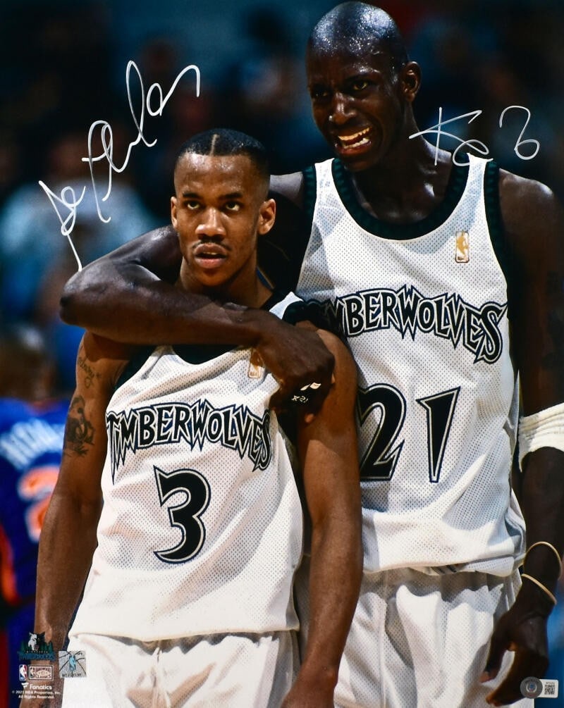 Kevin Garnett Stephon Marbury Signed Timberwolves 16x20 Photo Beckett Authenticated: Kevin Garnett Stephon Marbury Signed Timberwolves 16x20 Photo Beckett Authenticated This original 16x20 photo captures the iconic moment of NBA stars Kevin Garnett and Stephon Marbury embracing during