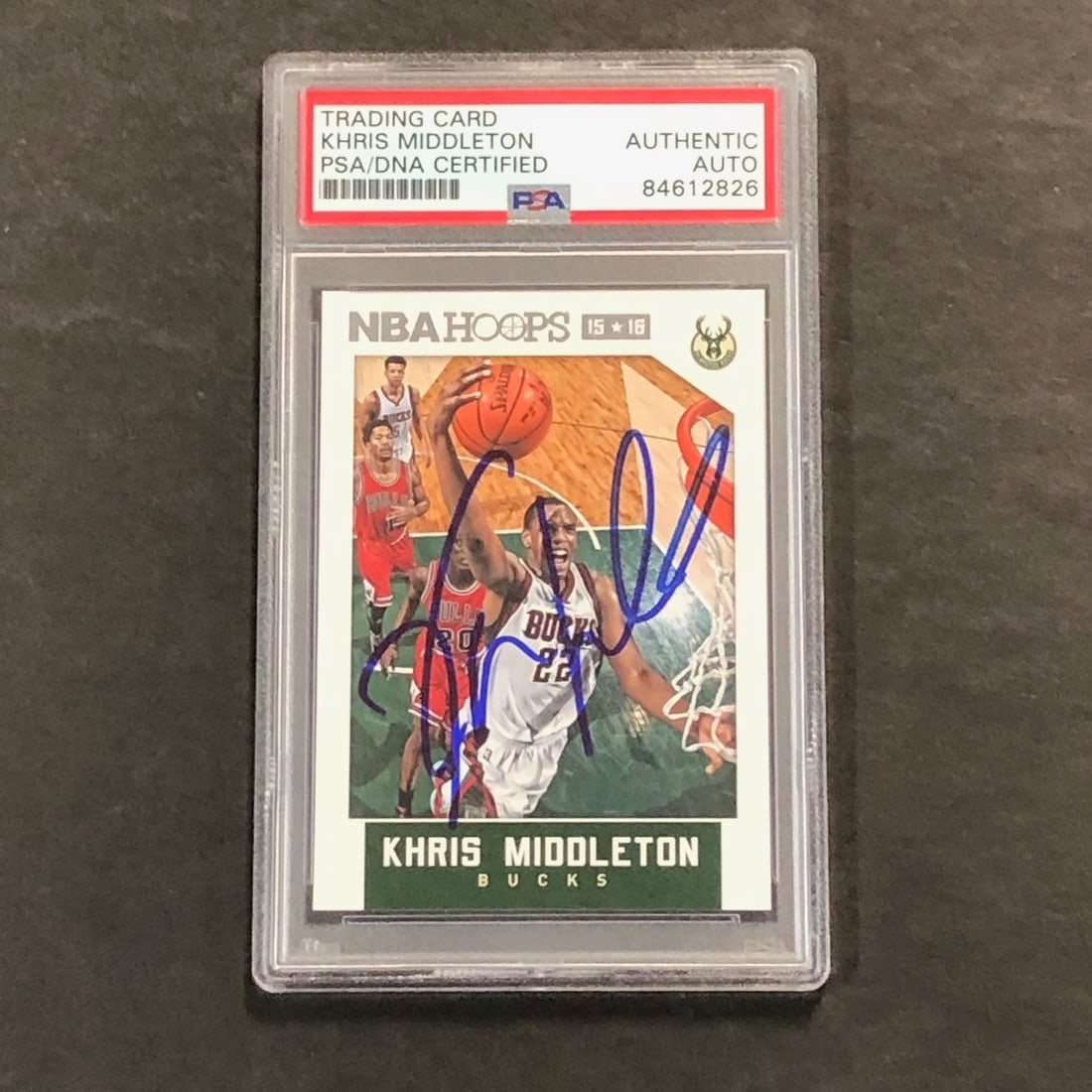 2015-16 NBA Hoops #142 Khris Middleton Signed Card PSA/DNA Authentic Bucks: 2015-16 NBA Hoops #142 Khris Middleton Signed Card PSA/DNA Authentic Bucks This is a 2015-16 NBA Hoops #142 trading card featuring the signature of Khris Middleton, a prominent player for the Milwauke