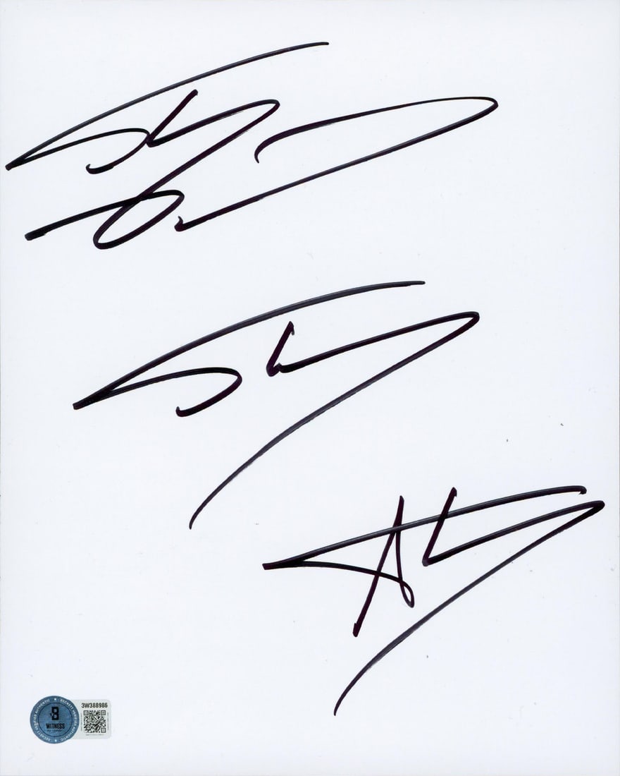 Shaquille O'Neal Signed 8x10 Cut Signature Los Angeles Lakers Beckett Authenticated: Shaquille O'Neal Signed 8x10 Cut Signature Los Angeles Lakers Beckett Authenticated This authentic 8x10 cut signature features a bold autograph from NBA legend Shaquille O'Neal, a key player for the L