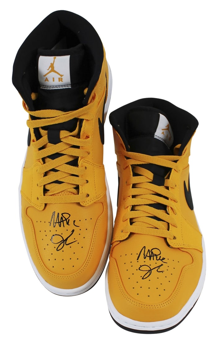 Magic Johnson Autographed 2018 Air Jordan 1 Mid Shoes Size 11.5 Beckett COA: Magic Johnson Autographed 2018 Air Jordan 1 Mid Shoes Size 11.5 Beckett COA This pair of 2018 Nike Air Jordan 1 Mid shoes in size 11.5 comes in its original box and has been personally signed by Magic