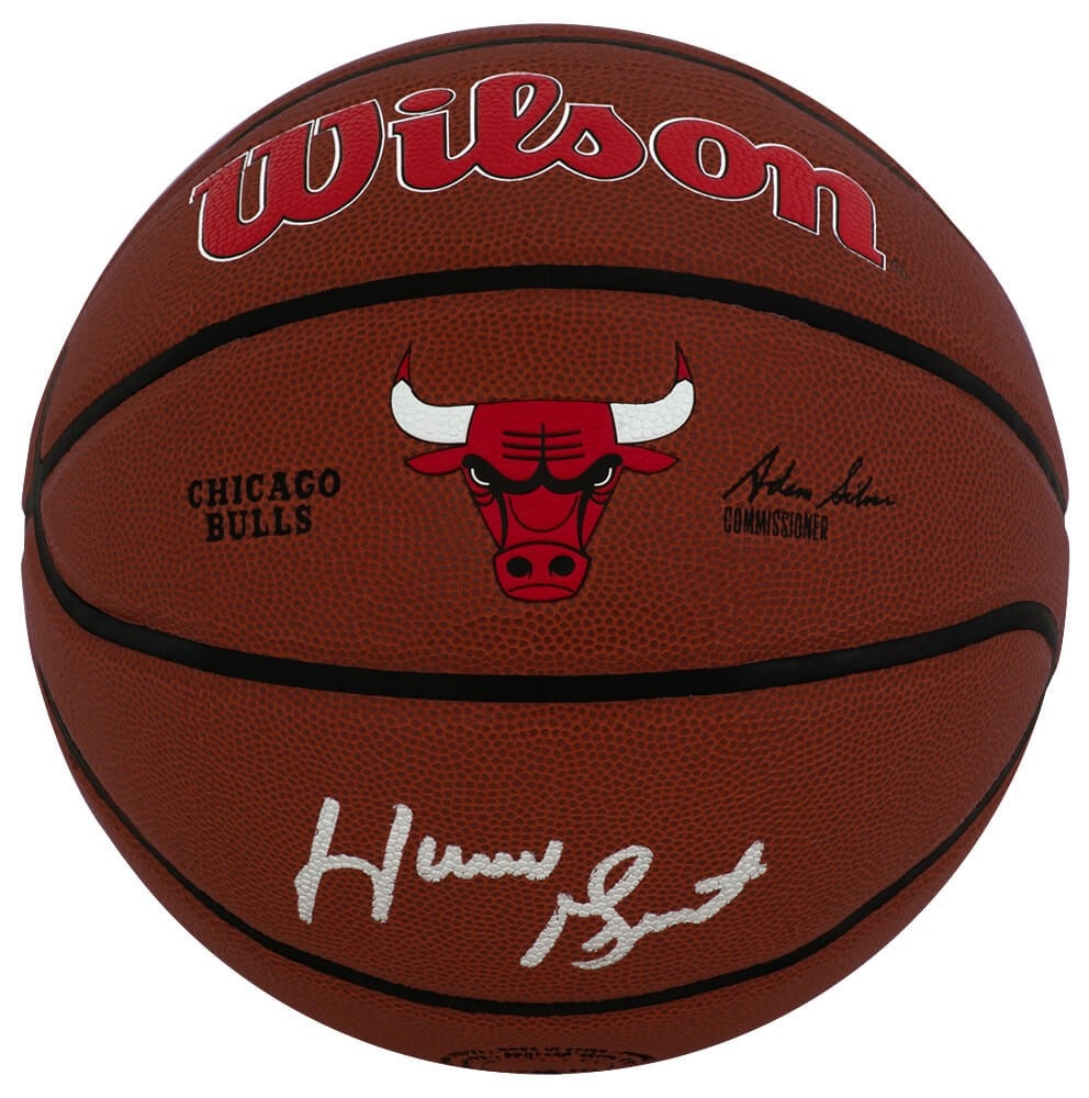 Wilson NBA Basketball Signed by Horace Grant with Chicago Bulls Logo and COA: Wilson NBA Basketball Signed by Horace Grant with Chicago Bulls Logo and COA This Wilson NBA basketball features the Chicago Bulls logo and has been hand-signed by Horace Grant. The item includes a ta