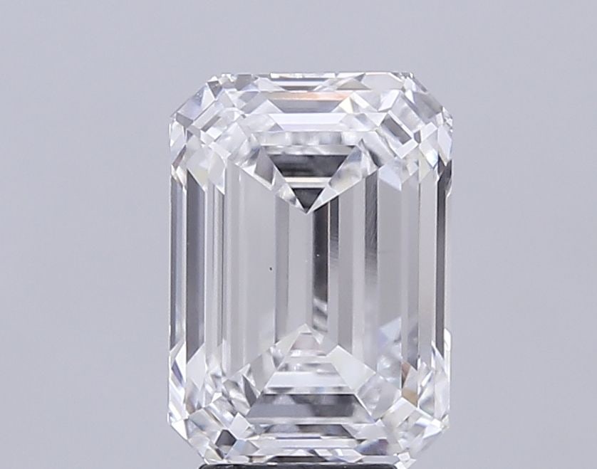 Loose Diamond - EMERALD 6.05ct D VVS2: Loose Diamond - EMERALD 6.05ct D VVS2 Source: This is a real non-mined Diamond that has been grown in a lab Shape: EMERALD Carats: 6.05 Color: D Clarity: VVS2 Certification: IGI Video: