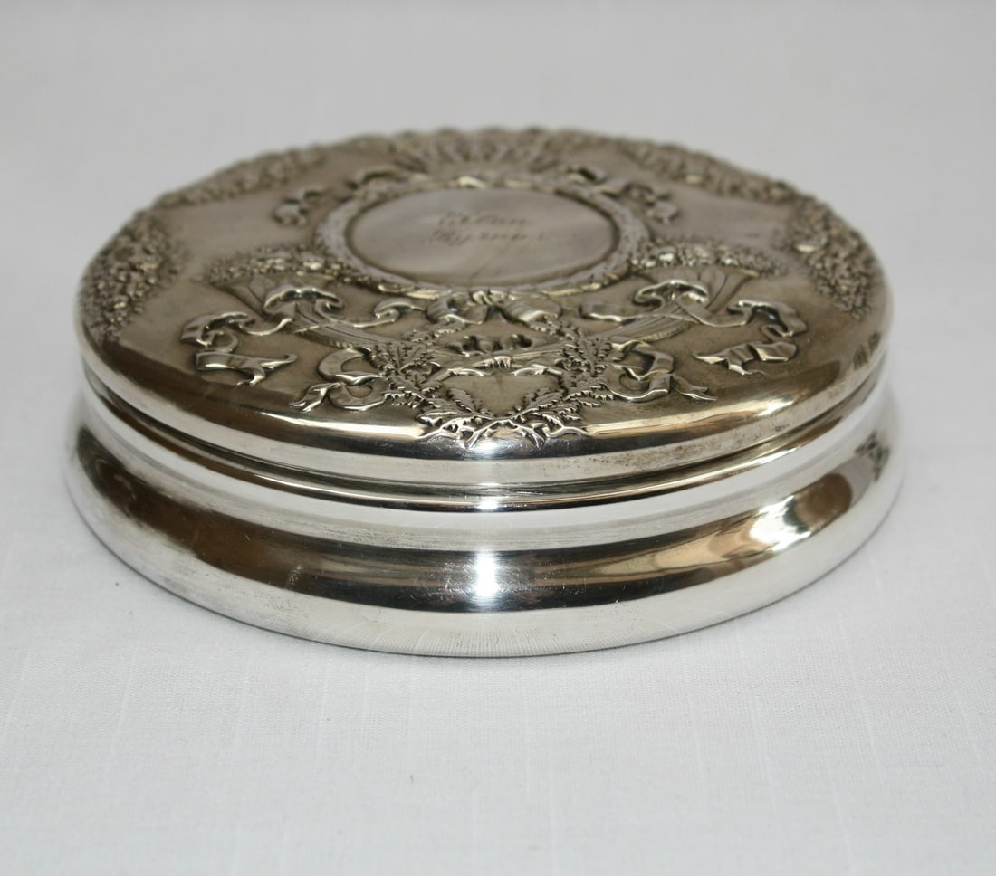Art Nouveau Shreve & Co Sterling Silver Box with Crown and Floral Design: Art Nouveau Shreve & Co Sterling Silver Box with Crown and Floral Design Experience the elegance of this exquisite early 1900's Art Nouveau sterling silver box by Shreve & Co. Adorned with a stunning 