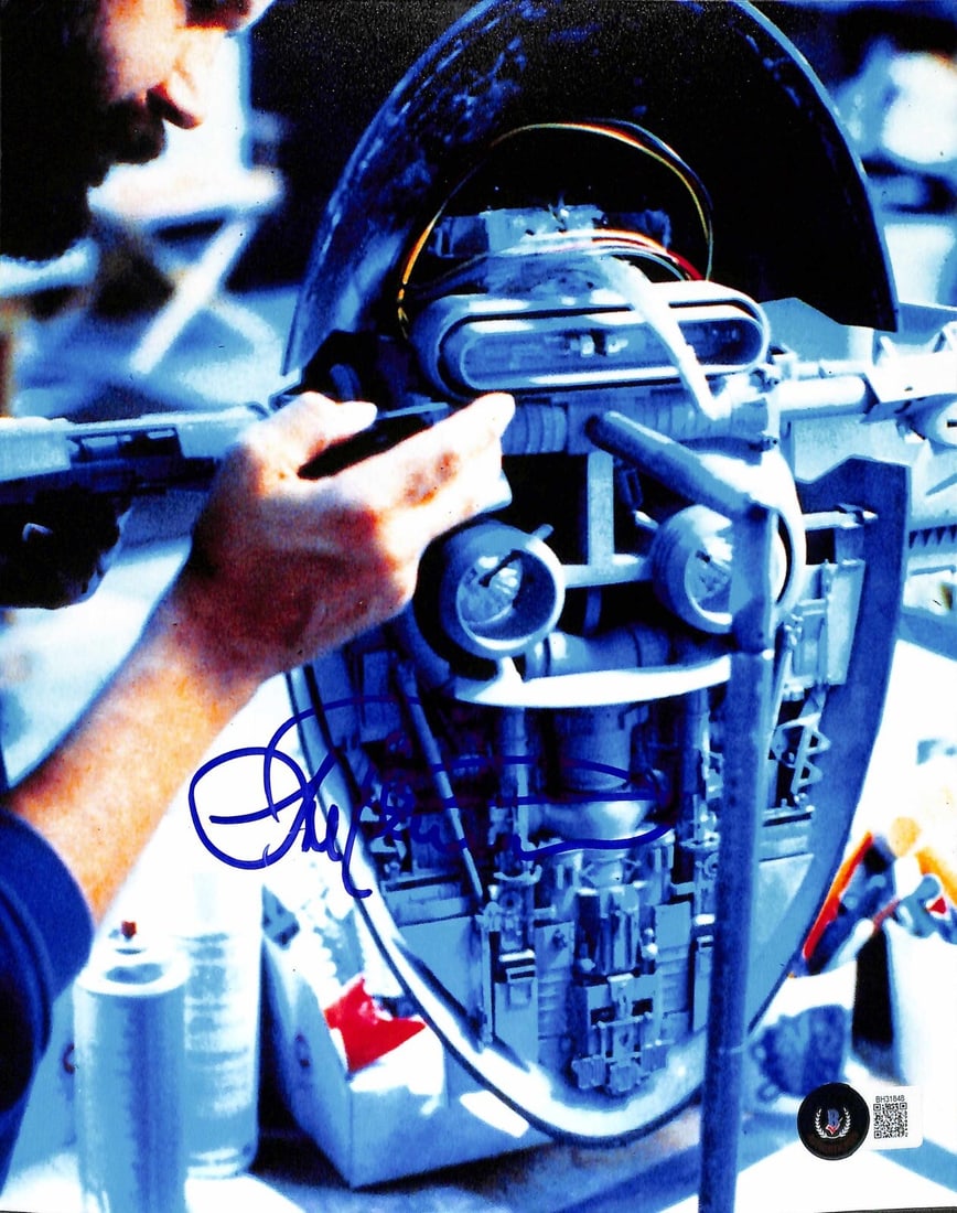 Boba Fett Slave 1 8x10 Photo Signed by Lorne Peterson with Beckett COA: Boba Fett Slave 1 8x10 Photo Signed by Lorne Peterson with Beckett COA This is an original 8x10 color photograph featuring Boba Fett's Slave 1 from Star Wars, autographed by ILM visual effects artist 