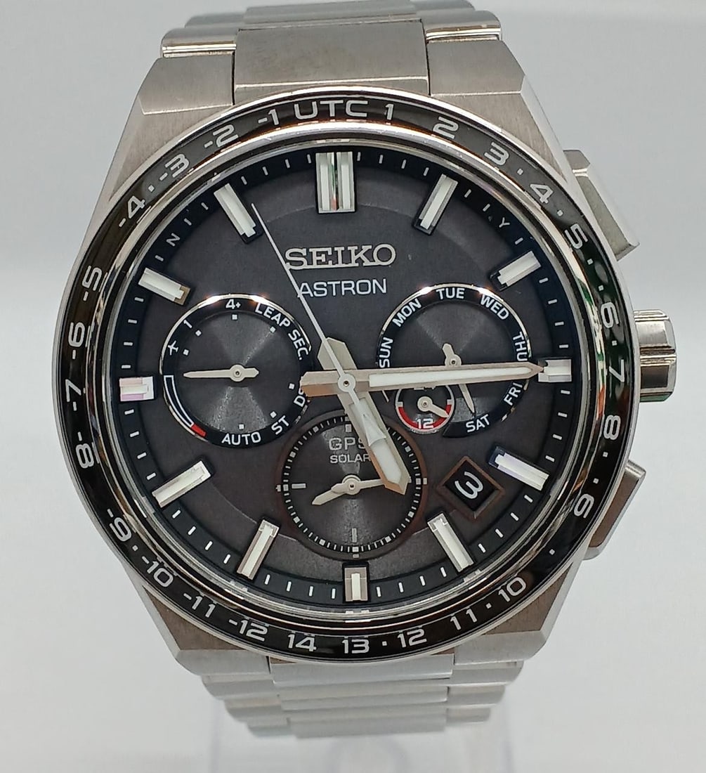 Mens GPS Solar Titanium Wristwatch Seiko Astron Nextar 5X53-0BR0: Mens GPS Solar Titanium Wristwatch Seiko Astron Nextar 5X53-0BR0 Pre-owned Seiko Astron Nextar GPS Solar men's wristwatch with a titanium case. Made in Japan and designed for the men's department, thi