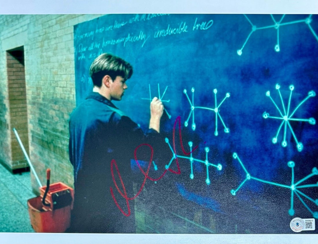 Matt Damon Signed Good Will Hunting 11x14 Photo Certified Beckett: Matt Damon Signed Good Will Hunting 11x14 Photo Certified Beckett This remarkable item features an 11x14 photograph of Matt Damon, prominently signed in blue permanent marker. The signature certifies 