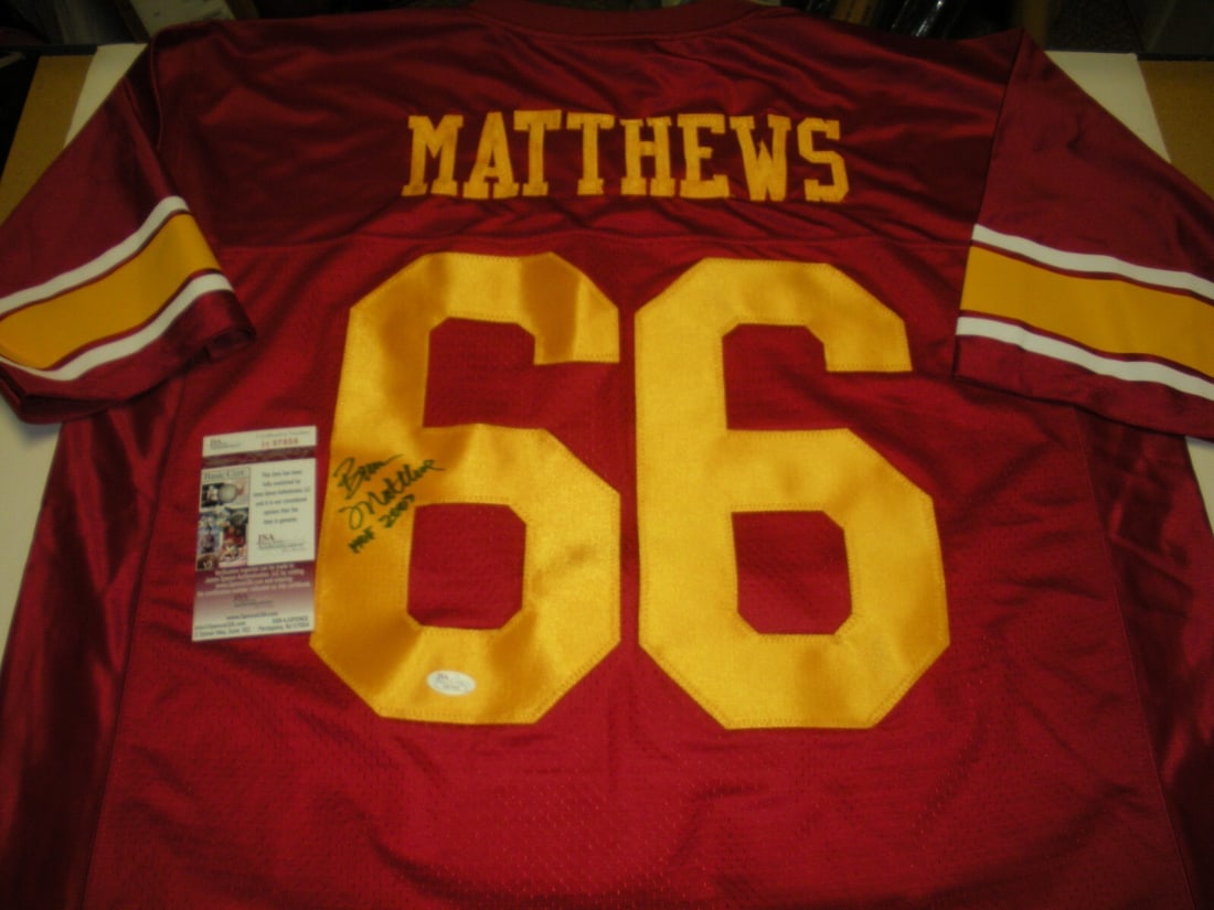 Bruce Matthews Autographed USC Trojans Jersey with JSA COA Hall of Fame 2007: Bruce Matthews Autographed USC Trojans Jersey with JSA COA Hall of Fame 2007 This official licensed USC Trojans jersey is signed by Bruce Matthews, a Hall of Fame inductee in 2007. The jersey is authe