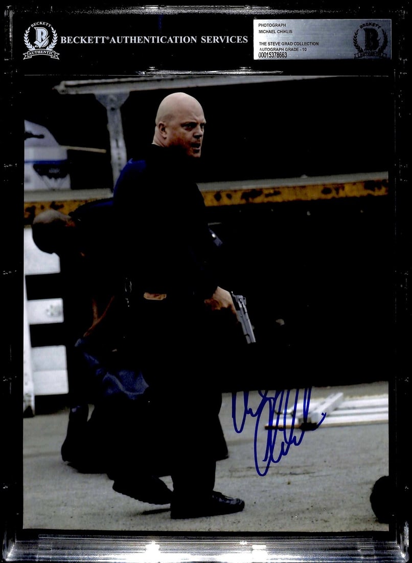 Michael Chiklis Signed 8x10 Vic Mackey Photo Authenticated by Beckett (1 of 1)
