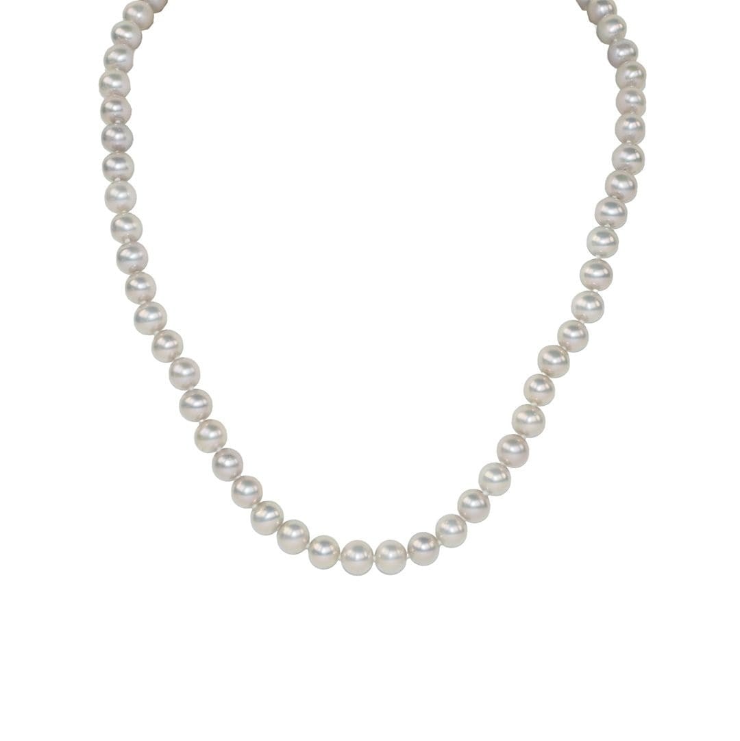 18 Inch Freshwater Pearl Strand 14K Yellow Gold Clasp: 18 Inch Freshwater Pearl Strand 14K Yellow Gold Clasp This elegant ladies' necklace features freshwater pearls in a beautiful silver/grey hue, each measuring between 7 to 7.5mm and exhibiting very goo