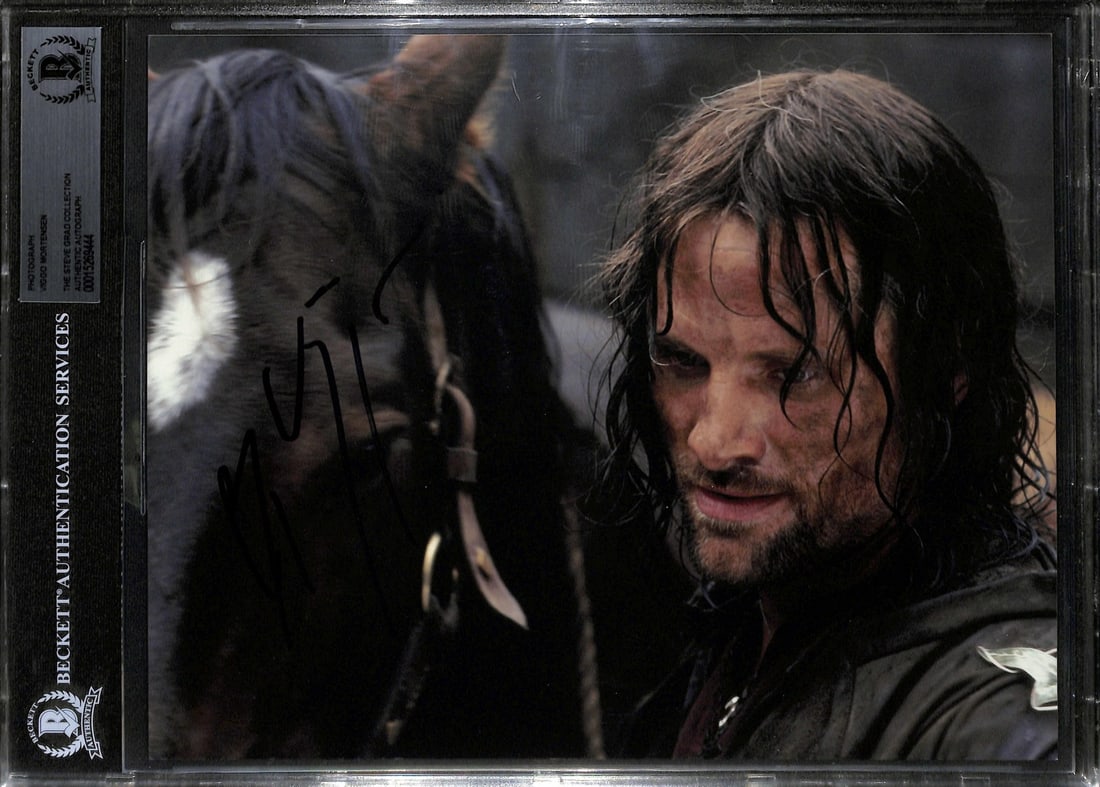 Beckett Authenticated Viggo Mortensen Aragorn 8x10 Autographed Photo (1 of 1)
