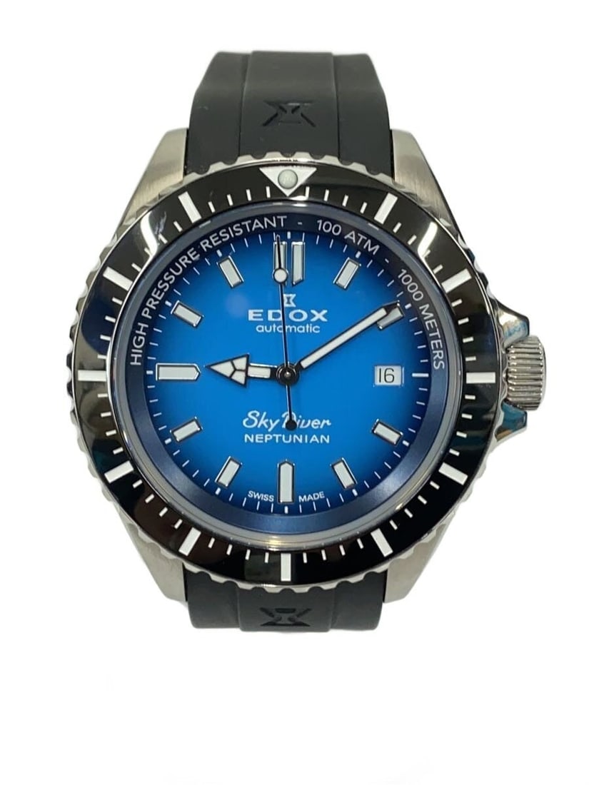 Edox Neptunian Blue Rubber Men's Wristwatch: Edox Neptunian Blue Rubber Men's Wristwatch This EDOX Skydiver Neptunian men's wristwatch features a blue dial and a durable rubber strap. Crafted in Switzerland, the watch is in excellent pre-owned c