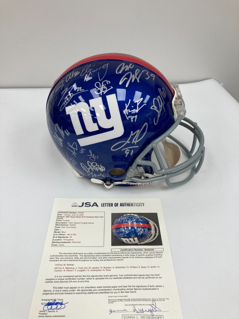 Full Size Team Signed Giants Super Bowl XLII Helmet JSA COA: Full Size Team Signed Giants Super Bowl XLII Helmet JSA COA This full size football helmet is a 2007 New York Giants Super Bowl XLII Champions team-signed piece featuring 35 signatures, including Peyt