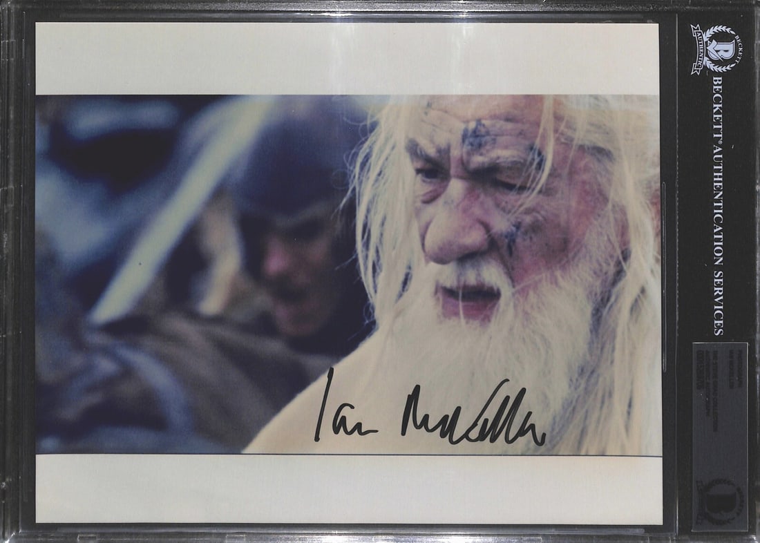 Signed 8x10 Ian McKellen Gandalf Photo Beckett Auth Return of the King: Signed 8x10 Ian McKellen Gandalf Photo Beckett Auth Return of the King This is an original 8x10 photograph signed by Ian McKellen, known for his role as Gandalf in The Lord of the Rings: The Return of