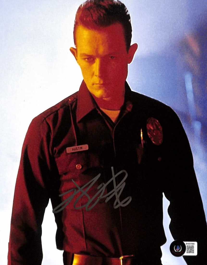 Robert Patrick Signed 8x10 T-1000 Photo Beckett Authenticated: Robert Patrick Signed 8x10 T-1000 Photo Beckett Authenticated This stunning 8x10 color photograph features Robert Patrick, famously known for his portrayal of the T-1000 in James Cameron's iconic film