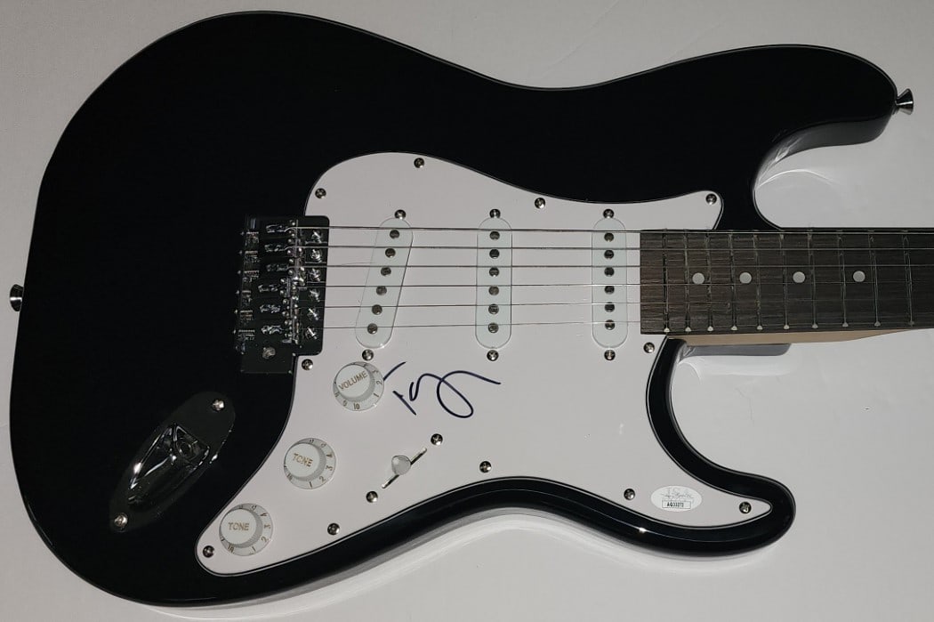 Tyga Autographed Guitar with JSA Authentication Hip Hop Collectible: Tyga Autographed Guitar with JSA Authentication Hip Hop Collectible This authentic Tyga autographed guitar is a must-have for any hip hop fan. Featuring the signature of the rapper known for hits like