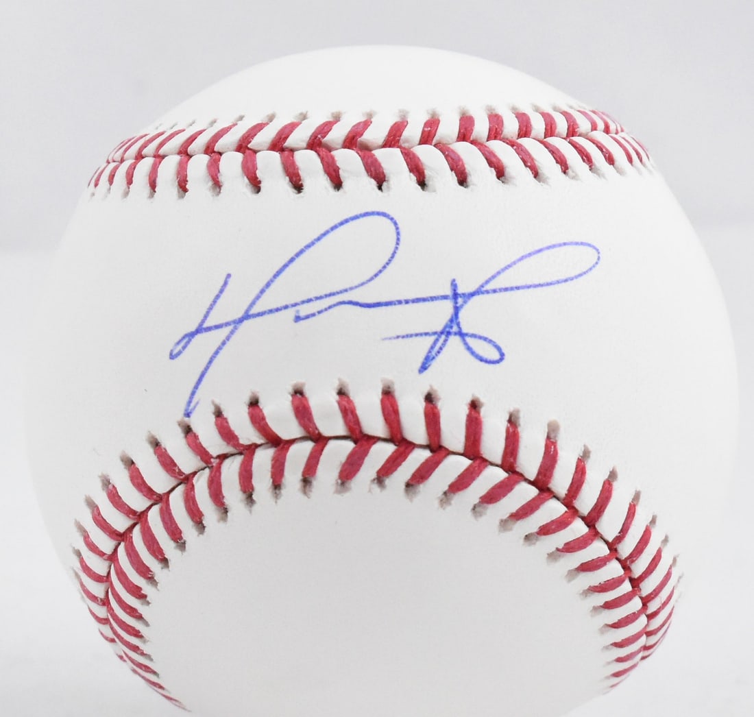 Rawlings OML baseball signed by David Ortiz with Beckett hologram: Rawlings OML baseball signed by David Ortiz with Beckett hologram This Rawlings OML baseball is autographed by David Ortiz and comes with a Beckett W hologram. It is associated with the Boston Red Sox