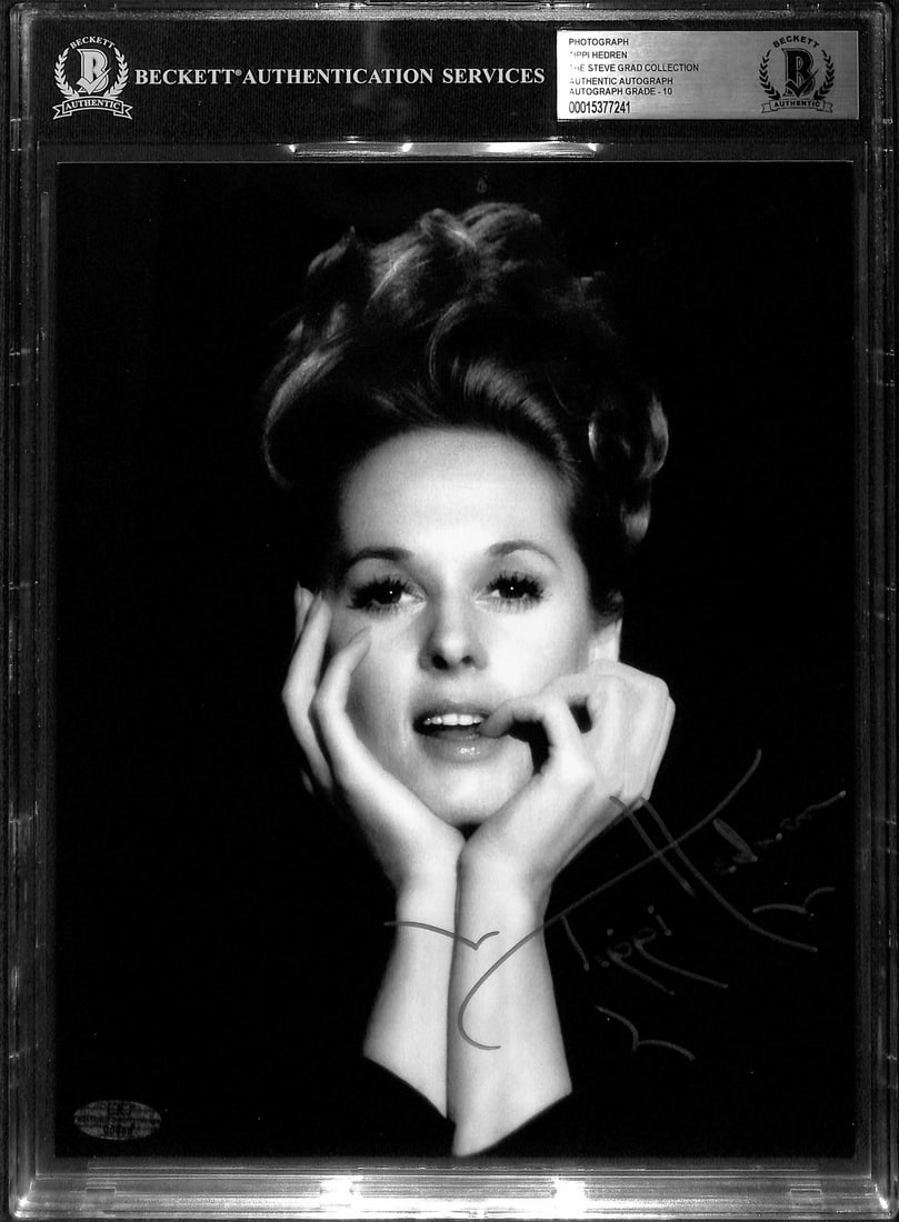 Beckett 10 Autographed Tippi Hedren 8x10 The Birds Photo: Beckett 10 Autographed Tippi Hedren 8x10 The Birds Photo This 8x10 black-and-white photograph features a hand-signed autograph by Tippi Hedren, renowned for her role in Alfred Hitchcock's "The Birds."