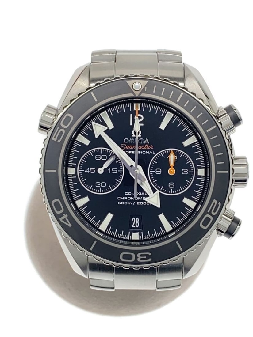 OMEGA Seamaster Planet Ocean Men's Wristwatch: OMEGA Seamaster Planet Ocean Men's Wristwatch This OMEGA Seamaster Planet Ocean men's wristwatch is crafted with materials sourced from Switzerland and features a classic design. The watch shows sligh