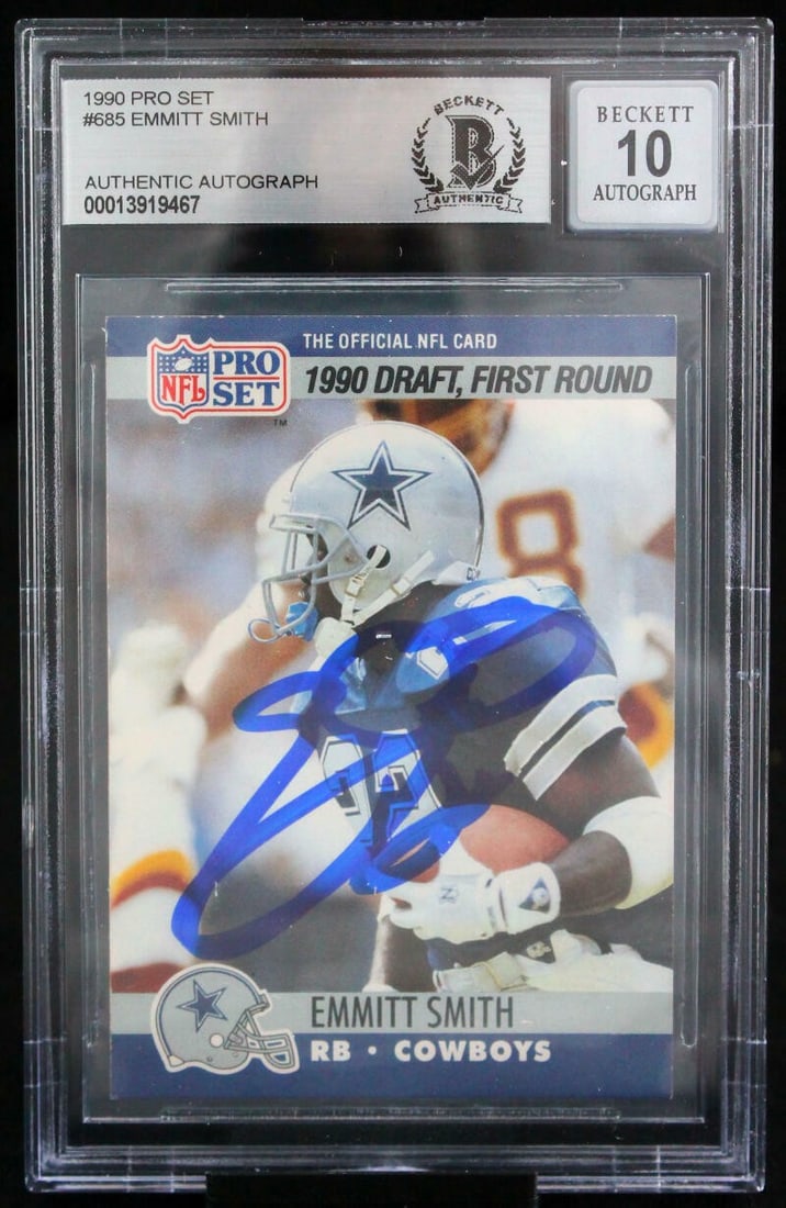 Emmitt Smith signed 1990 Pro Set rookie card 685 BGS 10: Emmitt Smith signed 1990 Pro Set rookie card 685 BGS 10 1990 Pro Set #685 sports trading card featuring Emmitt Smith of the Dallas Cowboys. The card is autographed, identified as a rookie, and graded.
