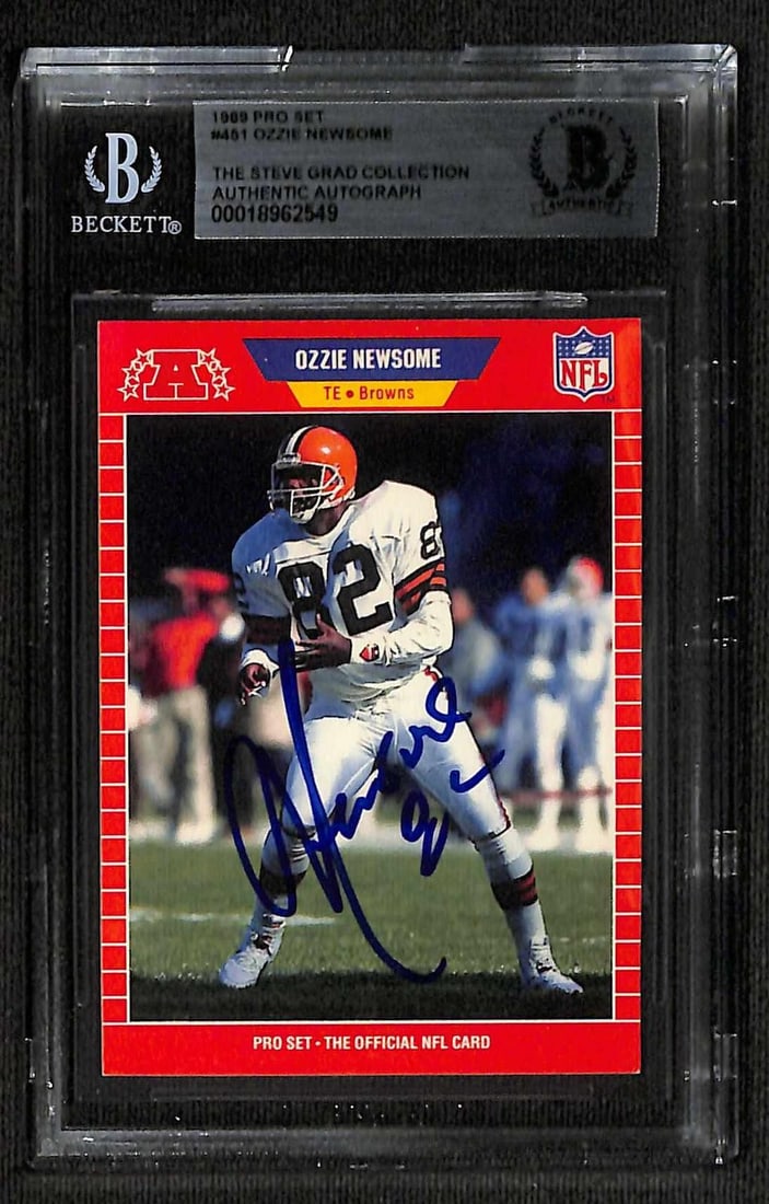 Beckett slabbed 1989 Pro Set Ozzie Newsome autograph card: Beckett slabbed 1989 Pro Set Ozzie Newsome autograph card This is a signed 1989 Pro Set football trading card featuring Ozzie Newsome of the Cleveland Browns. The card has been hand-signed by Ozzie Ne