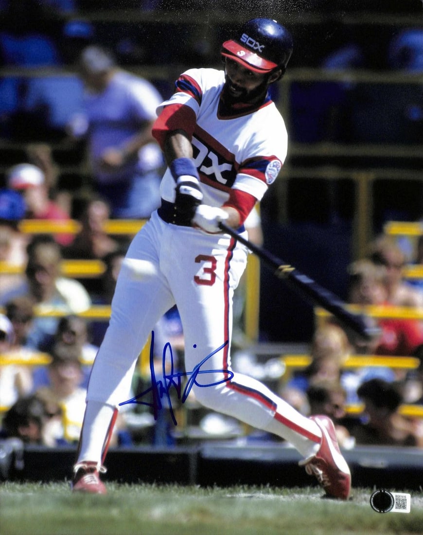 11x14 Harold Baines signed White Sox action photo Beckett authenticated: 11x14 Harold Baines signed White Sox action photo Beckett authenticated This 11x14 inch action photograph features Chicago White Sox legend Harold Baines and has been personally hand-signed by Baines.