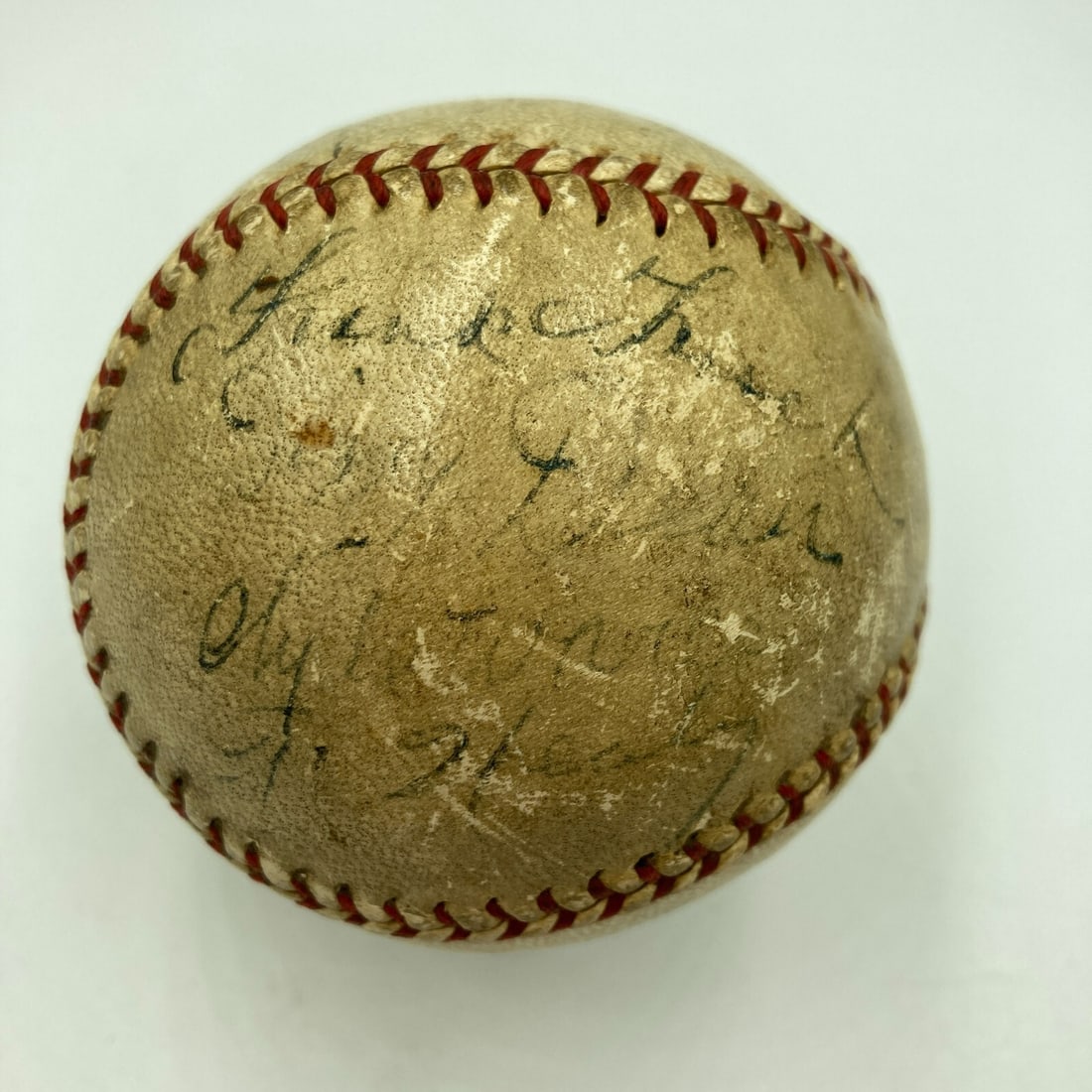 1934 St. Louis Cardinals Team Signed Baseball JSA COA 11 Signatures: 1934 St. Louis Cardinals Team Signed Baseball JSA COA 11 Signatures Celebrate a piece of baseball history with this original 1934 St. Louis Cardinals World Series Champions team signed baseball. This 