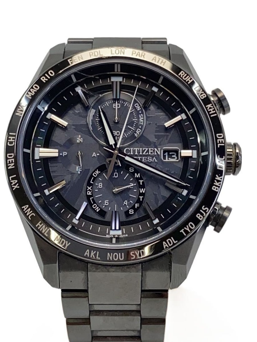 Citizen Attesa H800-A1CN20C White Dial Wristwatch: Citizen Attesa H800-A1CN20C White Dial Wristwatch This CITIZEN ATTESA H800-A1CN20C men's wristwatch is a pre-owned timepiece made in Japan. The watch features a white dial and displays slight signs of