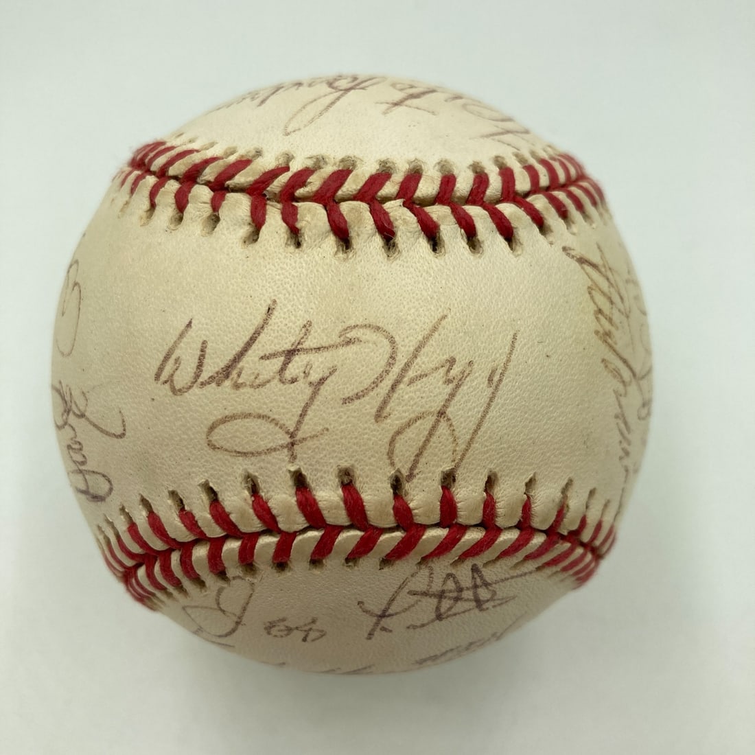 Official NL Baseball signed by 1982 Cardinals champions with JSA COA: Official NL Baseball signed by 1982 Cardinals champions with JSA COA Official National League baseball signed by the 1982 St. Louis Cardinals World Series championship team. The ball features 21 signa