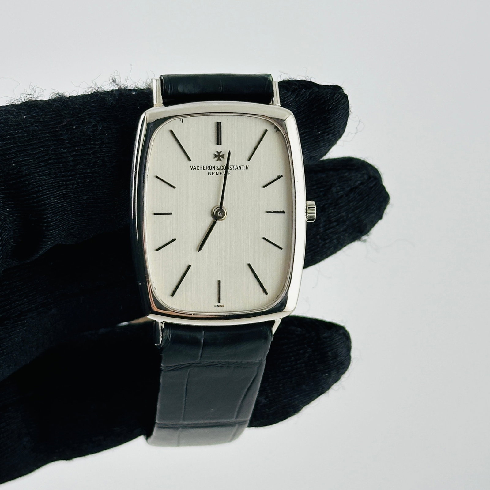 Vacheron Constantin Classic Slate Dial Leather Band Watch: Vacheron Constantin Classic Slate Dial Leather Band Watch This Vacheron Constantin Classic watch features a sophisticated slate dial paired with a smooth bezel and is complemented by a leather band. D
