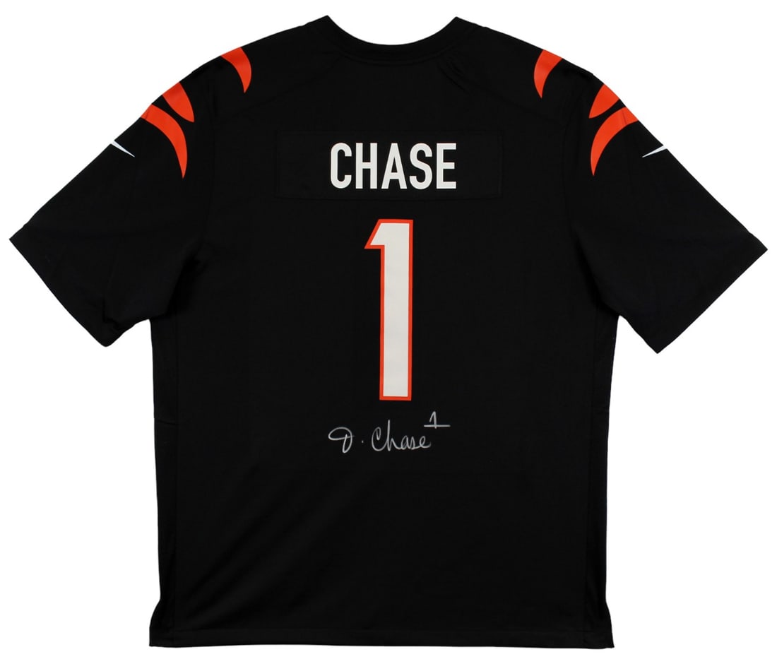 Ja'Marr Chase Autographed Cincinnati Bengals Black Nike Jersey Beckett Witnessed: Ja'Marr Chase Autographed Cincinnati Bengals Black Nike Jersey Beckett Witnessed This authentic black Nike Game Jersey has been personally signed by Ja'Marr Chase of the Cincinnati Bengals. The autogr