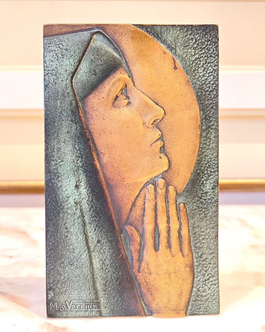 Max Le Verrier Art Deco Bronze Plaque of Praying Madonna 1930: Max Le Verrier Art Deco Bronze Plaque of Praying Madonna 1930 Discover a stunning original Art Deco plaque crafted in 1930 by renowned artist Max Le Verrier. This handmade bronze plaque features a bea