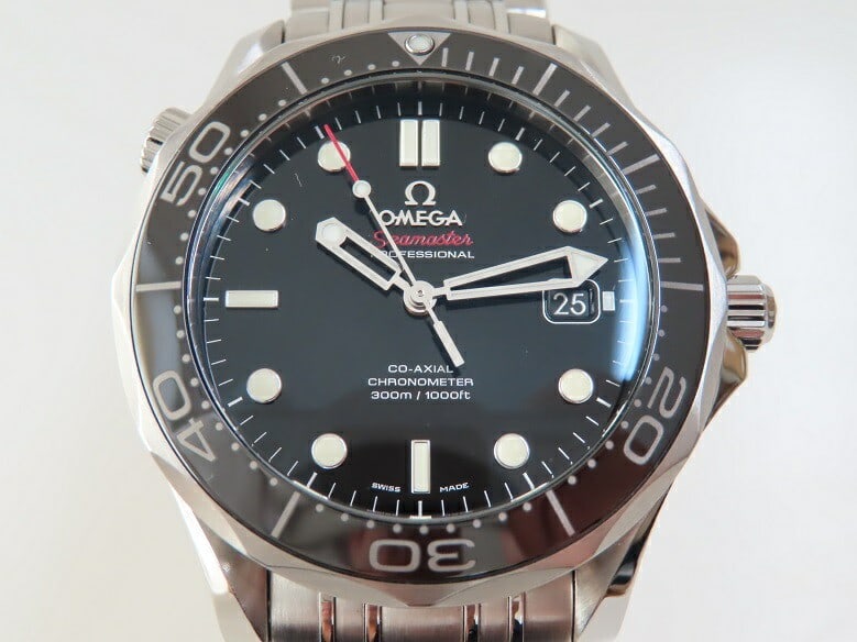 OMEGA Seamaster 300 Co-Axial Date Men's Wristwatch 212.30.41.20.01.003: OMEGA Seamaster 300 Co-Axial Date Men's Wristwatch 212.30.41.20.01.003 This is a pre-owned OMEGA Seamaster 300 Co-Axial Date men's wristwatch, model 212.30.41.20.01.003. Crafted in Switzerland, this t