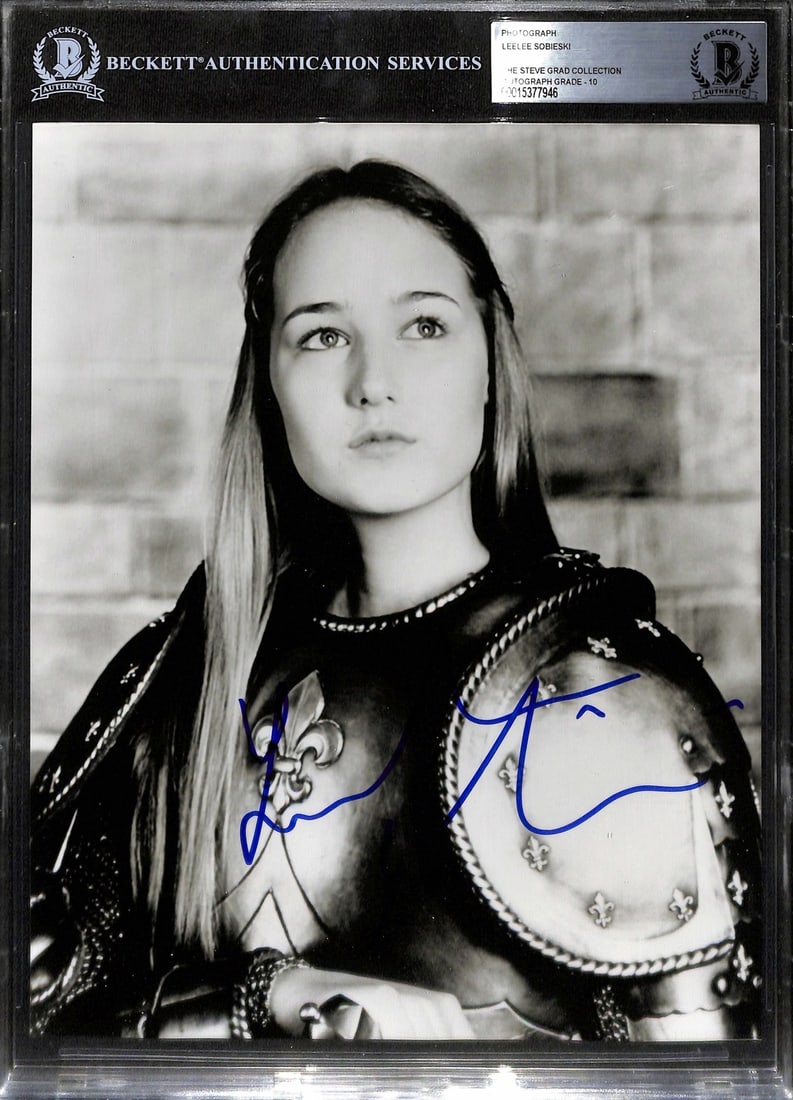 Beckett 8x10 Autographed Joan Of Arc Photo Leelee Sobieski Grade 10: Beckett 8x10 Autographed Joan Of Arc Photo Leelee Sobieski Grade 10 This is an 8x10 inch photograph signed by actress Leelee Sobieski, known for her role in "Joan of Arc." The autograph has been authe