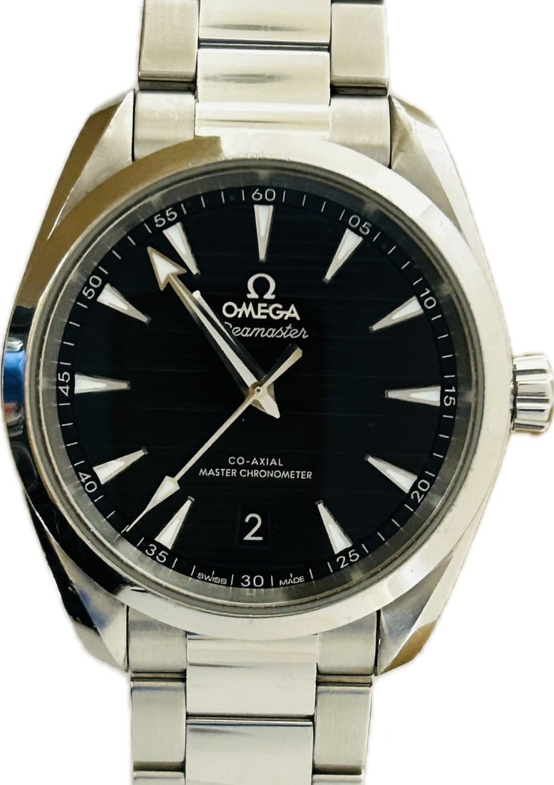 OMEGA Aqua Terra Men's Wristwatch 220.10.38.20.01.001: OMEGA Aqua Terra Men's Wristwatch 220.10.38.20.01.001 This is an OMEGA Seamaster Aqua Terra 220.10.38.20.01.001 wristwatch designed for men. Made in Switzerland, this pre-owned timepiece reflects OMEG