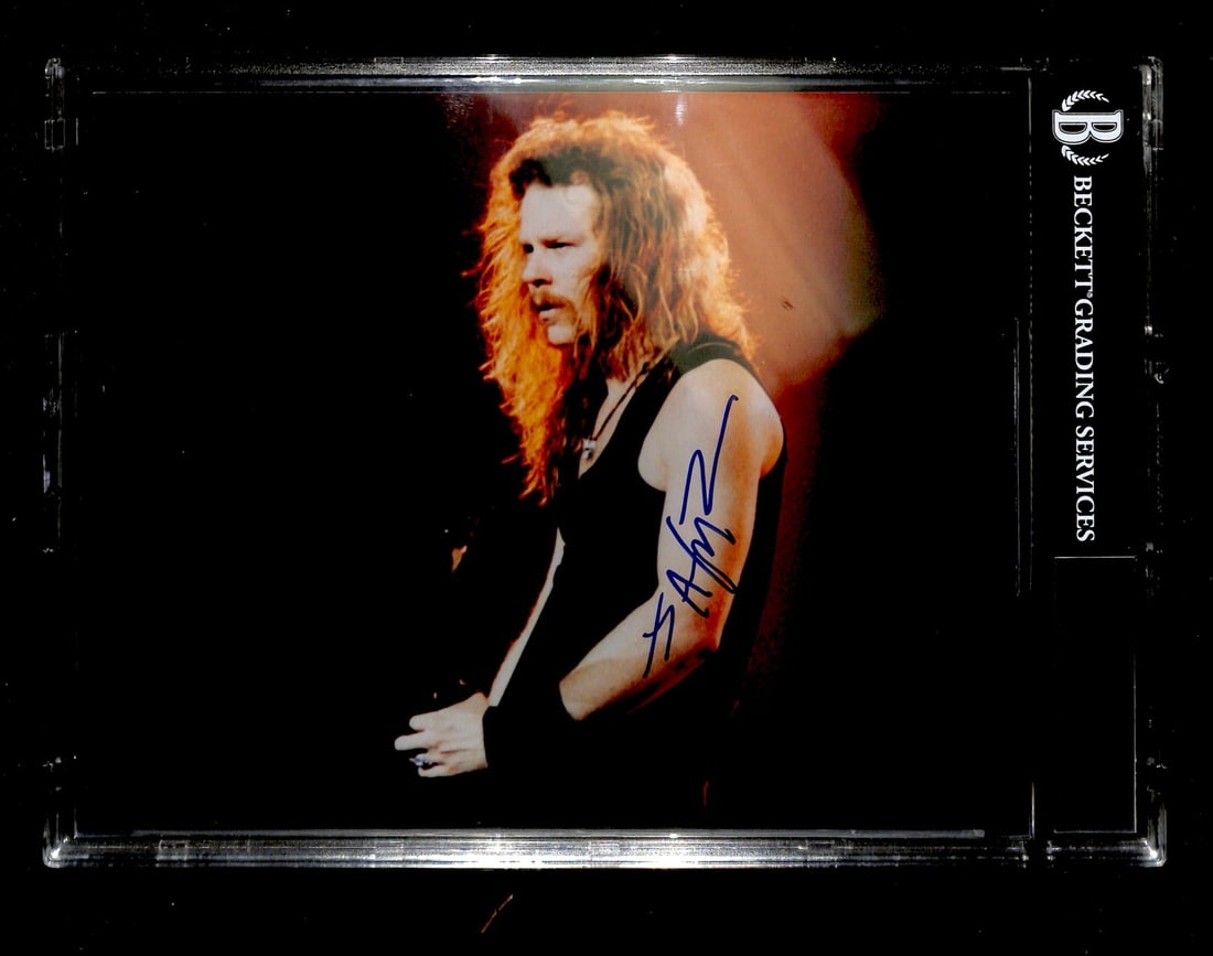 James Hetfield Metallica Signed 8x10 Photo Authenticated Beckett: James Hetfield Metallica Signed 8x10 Photo Authenticated Beckett This is an original autographed 8x10 photograph of James Hetfield, the lead vocalist and rhythm guitarist of Metallica. The photo is si