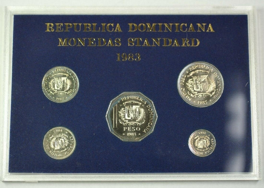 Uncirculated 1983 Dominican Republic Copper-Nickel 5 Coin Set With Toning: Uncirculated 1983 Dominican Republic Copper-Nickel 5 Coin Set With Toning This is a 1983 Dominican Republic standard five-coin set, composed of copper-nickel coins. The set is uncirculated but display