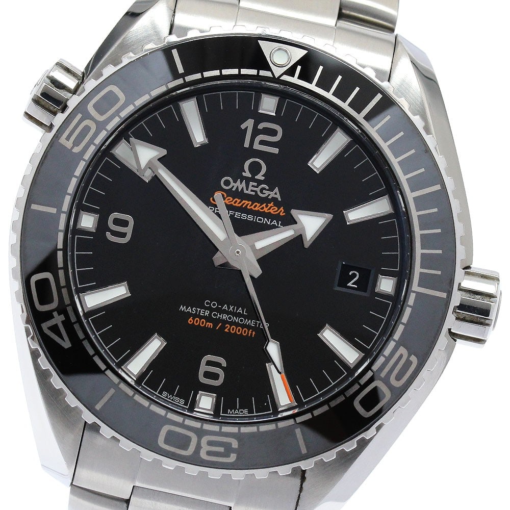 OMEGA Seamaster Planet Ocean 600M Master Chronometer Wristwatch: OMEGA Seamaster Planet Ocean 600M Master Chronometer Wristwatch This is an OMEGA Seamaster Planet Ocean 600M Master Chronometer men's wristwatch. Made in Switzerland, this pre-owned timepiece exemplif
