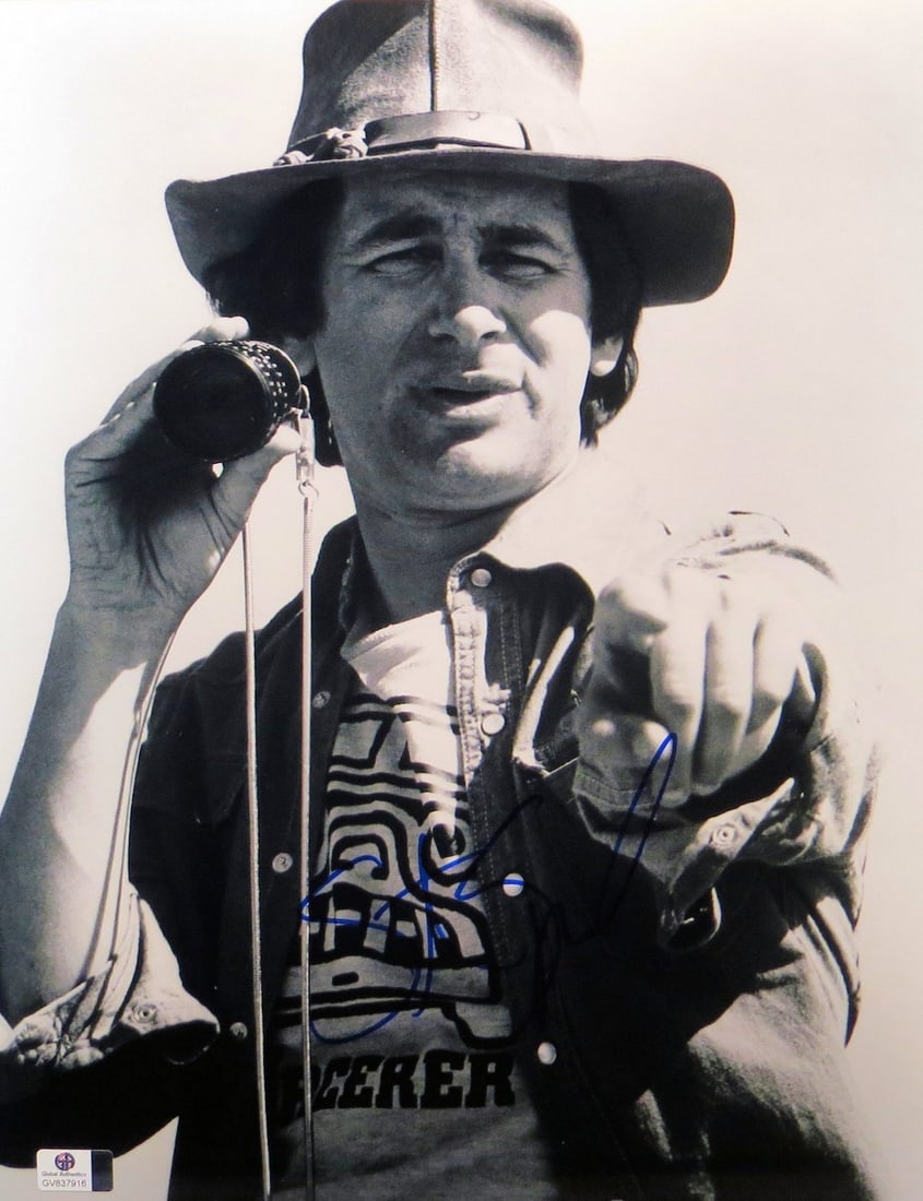 Steven Spielberg Autographed 11x14 Photo GAI Certified Original (1 of 2)